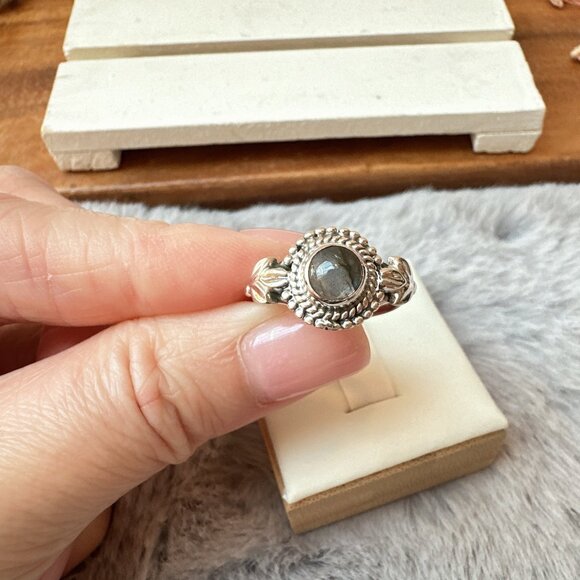 New Sterling Silver Labradorite Ring - Picture 3 of 6
